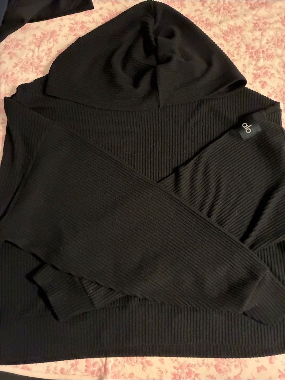 ALO Yoga black muse hoodie